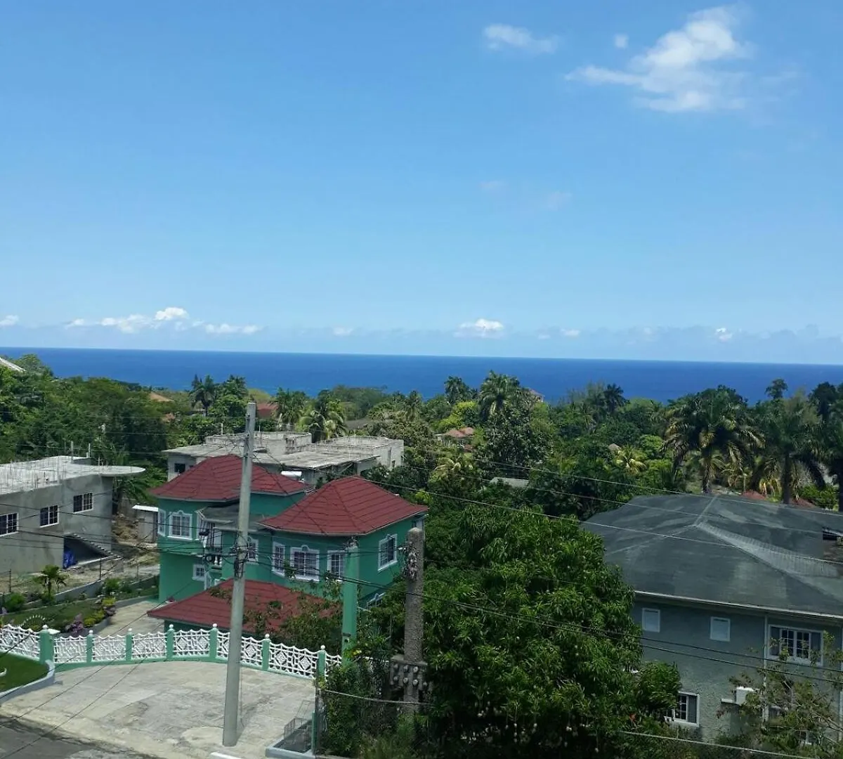 Palm Circle Family Home Apt 2 With Parking And Wifi Montego Bay